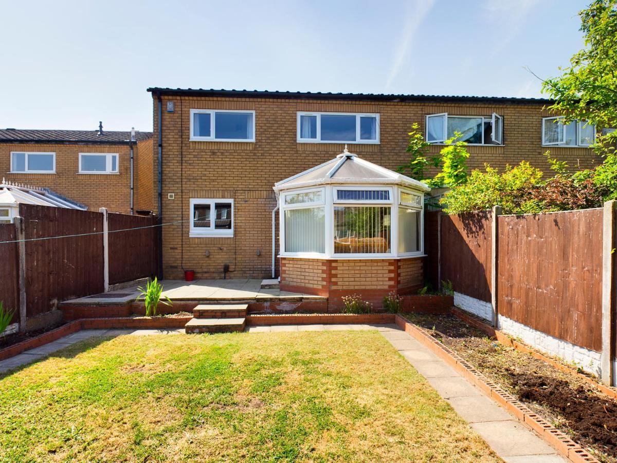 247 Serviced Accommodation In Telford- 3Br House Esterno foto